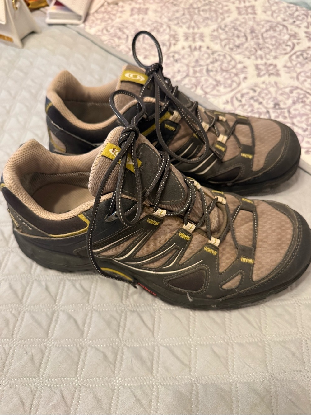 Salomon unisex  Trail Runners - Brown & Olive
